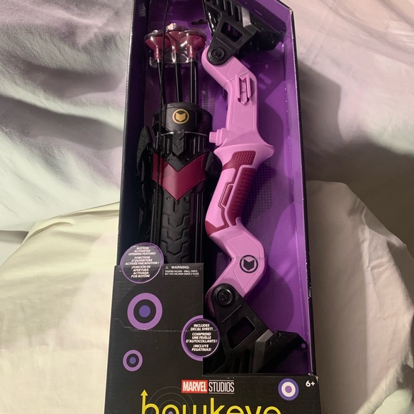 Marvel Studios Kate Bishop's Quiver (Bow & Arrow Set) - Picture 2 of 3